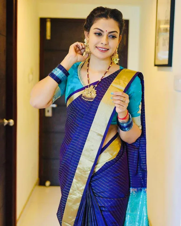 Blue_Litchi_Silk_Golden_Lines_Saree_For_Women