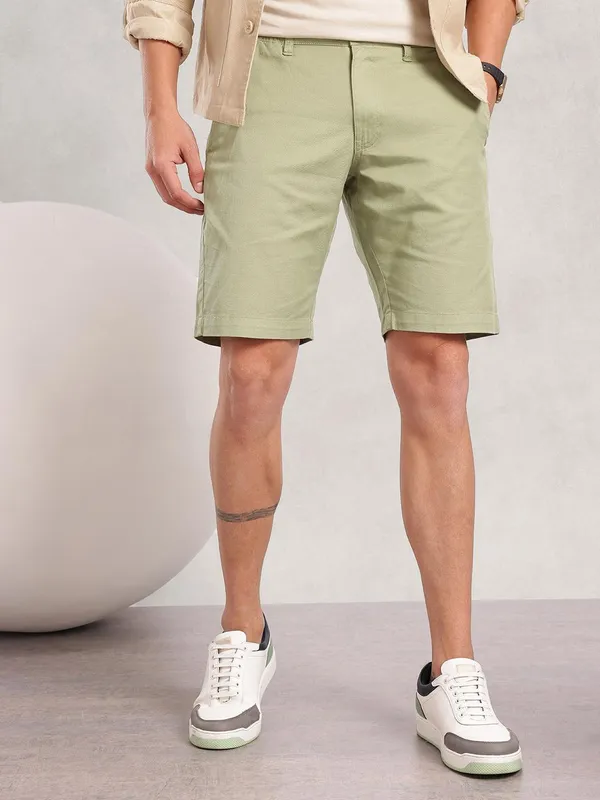 Parrot_Color_Men_Solid_Pure_Cotton_Slim_Fit_Chino_Shorts