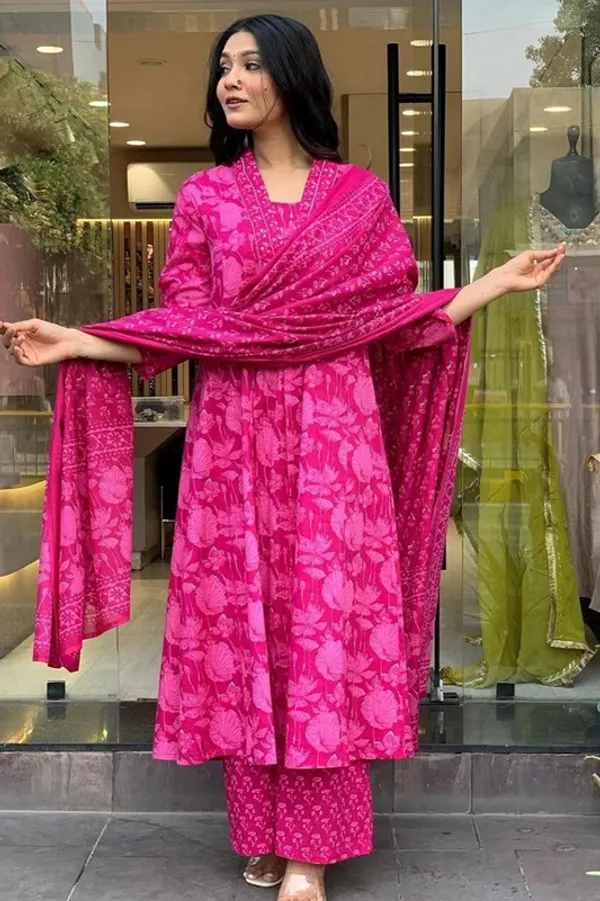Pink_Cotton_Kurta_With_Pant_&_Dupatta_Set