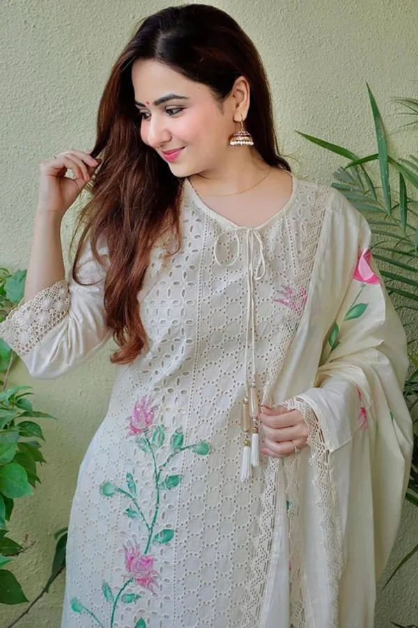 Heavy_Premium_Chicken_Shifli_Cotton_Printed_Kurti_and_Pant_with_Mulmul_Dupatta