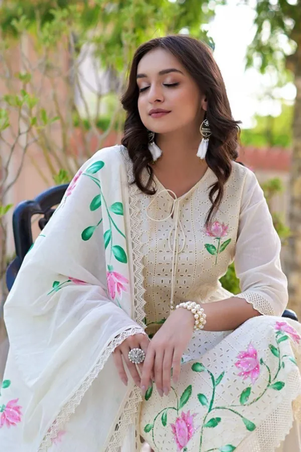 Heavy_Premium_Chicken_Shifli_Cotton_Printed_Kurti_and_Pant_with_Mulmul_Dupatta