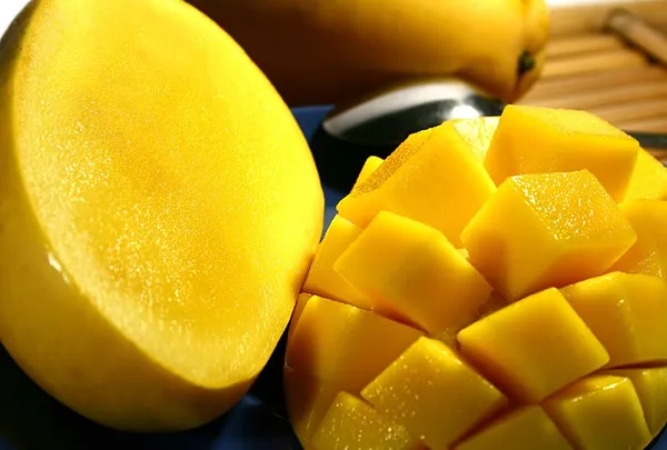Nursery_Sein_Ta_Lone_Originated_In_Myanmar_Mango_Plant_(Grafted_Plant_Height_1.5-2_Feet)_Hybrid_1_Healthy_Fruit_Plant_For_Home_Garden_Fruit_After_2-3_Years_Aam_King_Of_Fruits