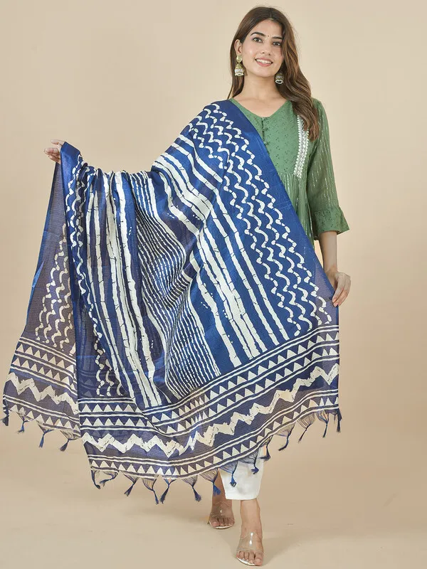 Blue_And_White_Silk_Blend_Printed_Dupatta_For_Women