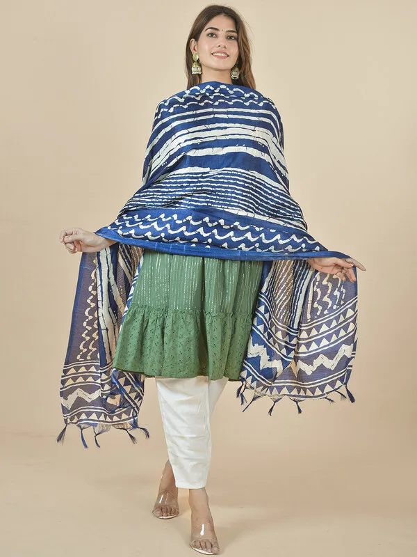 Blue_And_White_Silk_Blend_Printed_Dupatta_For_Women