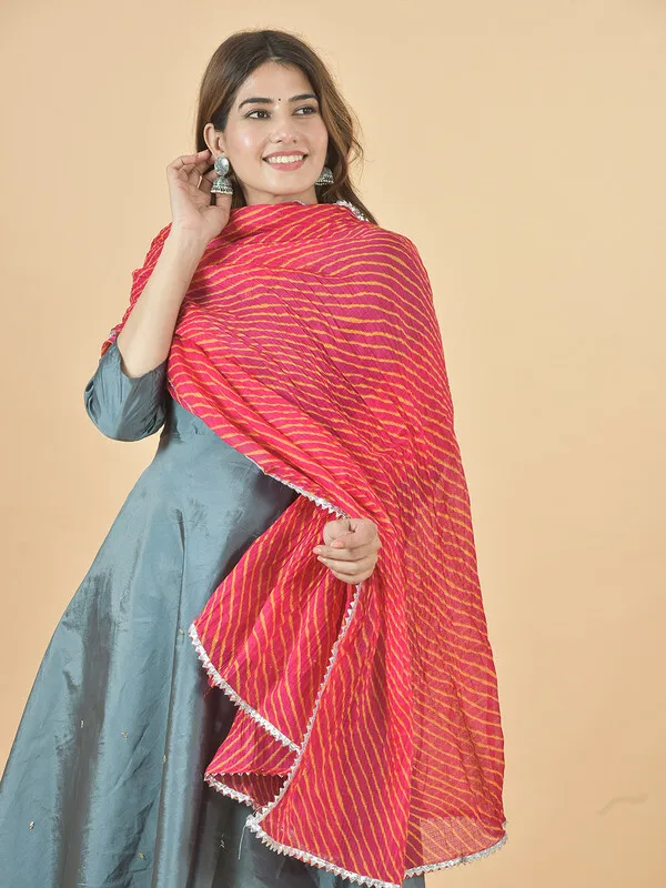 Red_Kota_Doria_Striped_Dupatta_For_Women
