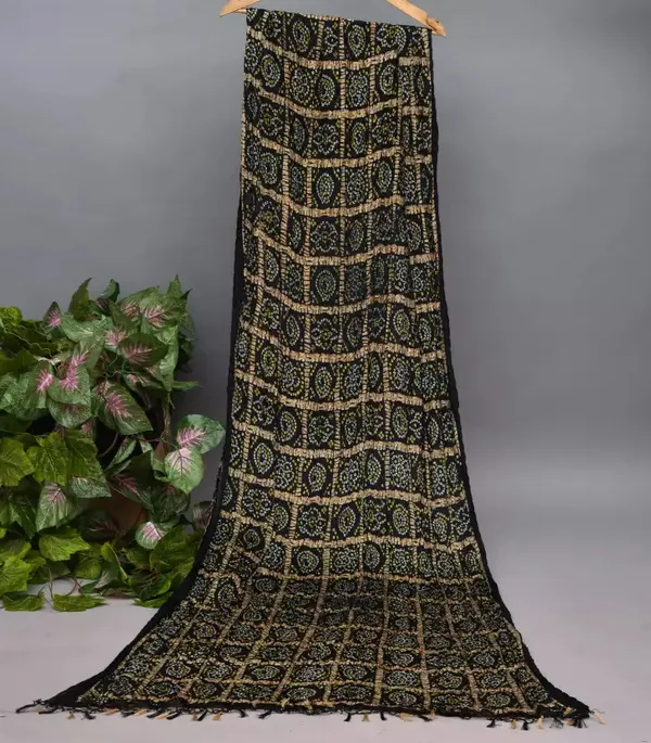 Black_Chiffon_Printed_Dupatta_For_Women