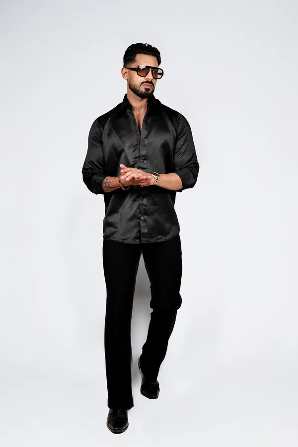 MEN'S_PLAIN_BLACK_SHIRT