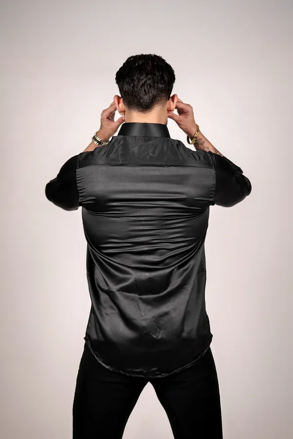 MEN'S_PLAIN_BLACK_SHIRT