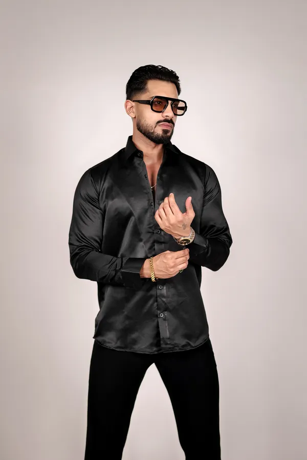 MEN'S_PLAIN_BLACK_SHIRT