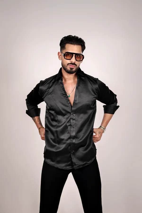 MEN'S_PLAIN_BLACK_SHIRT