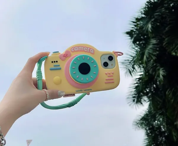 Retro_Camera_Shape_Silicone_Iphone_Case_With_Strap_(1_piece)