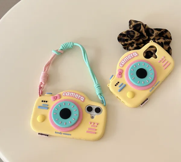 Retro_Camera_Shape_Silicone_Iphone_Case_With_Strap_(1_piece)