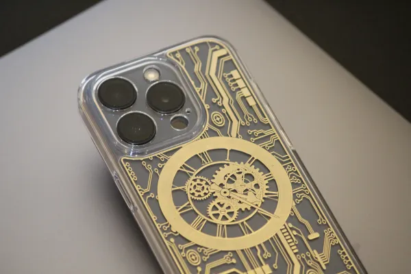 Gold_Design_Silicone_Iphone_Mobile__Cover