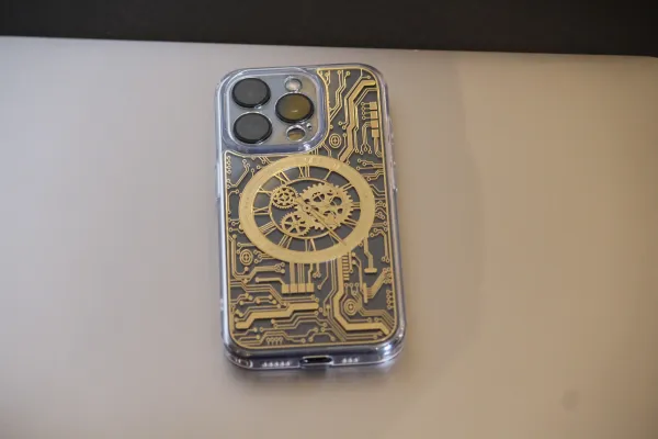 Gold_Design_Silicone_Iphone_Mobile__Cover