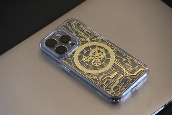 Gold_Design_Silicone_Iphone_Mobile__Cover