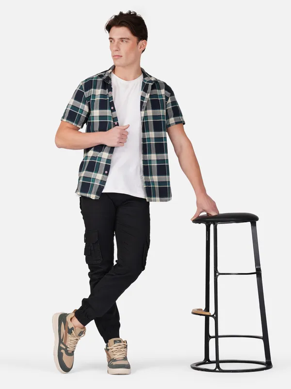 Black_Cotton_Regular_Fit_Cargo_For_Men