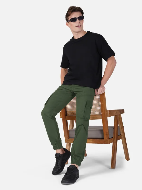 Dark_Green_Cotton_Regular_Fit_Cargo_For_Men