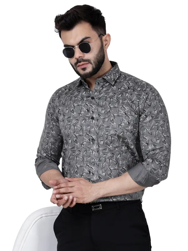 Dark_Green_Leafy_Printed_Cotton_Abstract_Printed_Long_Sleeve_Cut_Away_Collar_Slim_Fit_Shirt