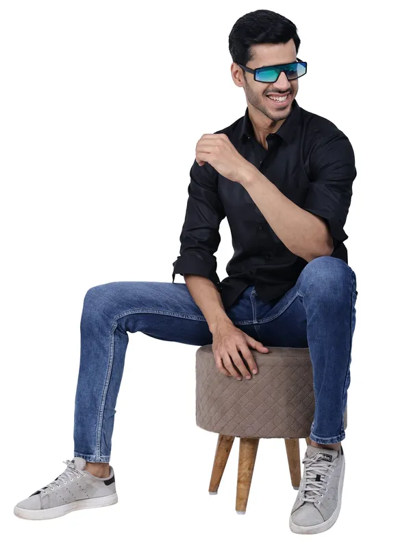 Black_Classic_Cotton_Solid_Shirt_For_Men