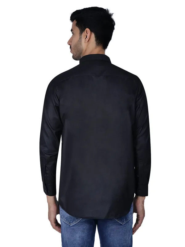 Black_Classic_Cotton_Solid_Shirt_For_Men