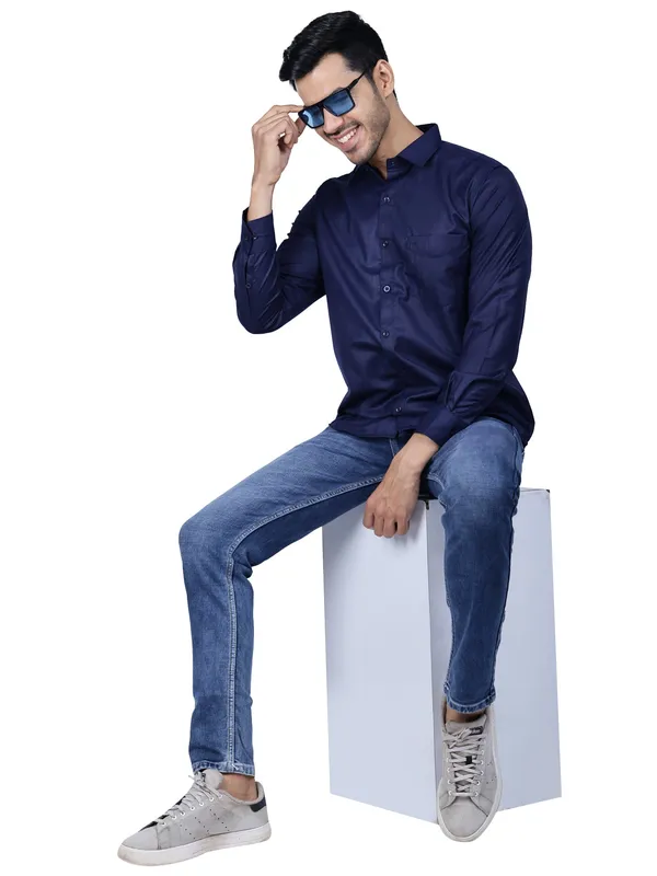 Navy_Blue_Classic_Cotton_Solid_Shirt_For_Men