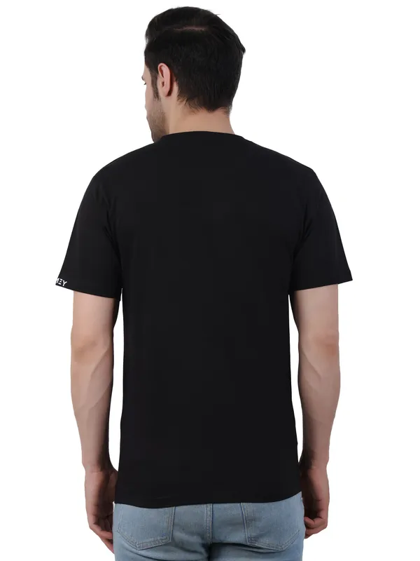Black_Born_To_Be_Free_Printed_Tee_For_Men
