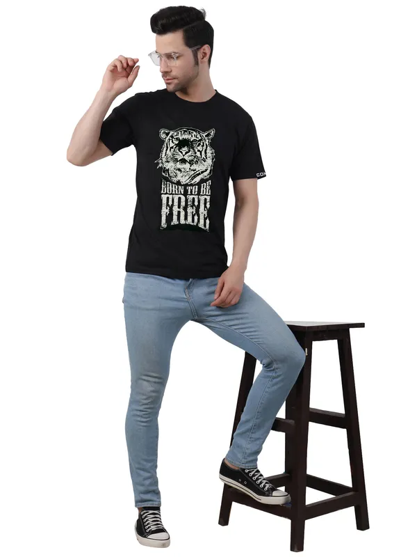 Black_Born_To_Be_Free_Printed_Tee_For_Men