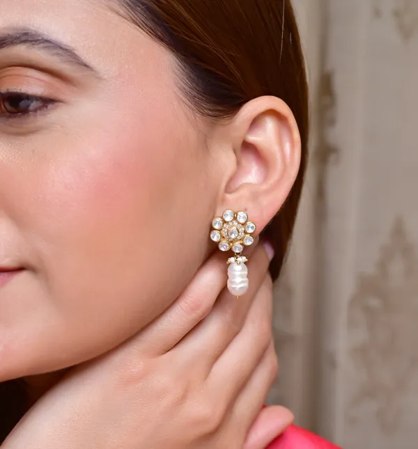 925_Silver_Pearl_Earrings_Elegant_Dangling_Design_Gifts_for_Women_&_Girls.