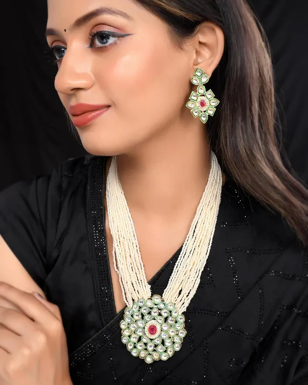 Green_Kundan_Necklace_With_Earring_Set_For_Women_|_Shine_Beads_Polki_Necklace_&_Earring_Set