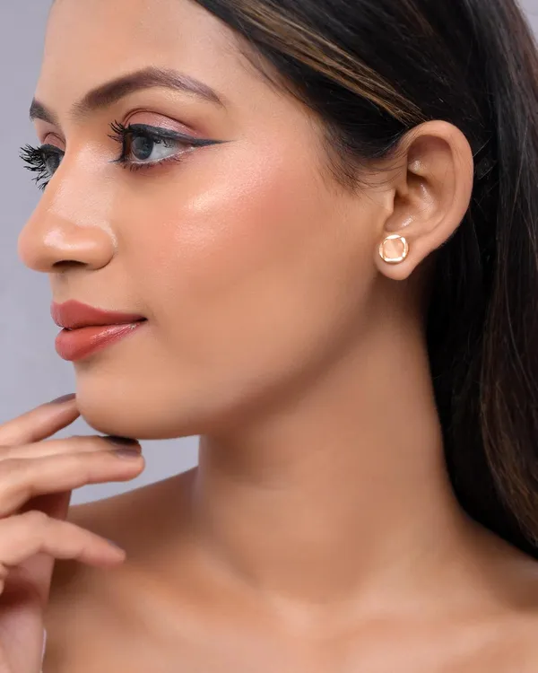 Gold_Plated_Round_Stud_Earrings_For_Women_&_Girls_|_Lightweight_Fashion_Jewelry