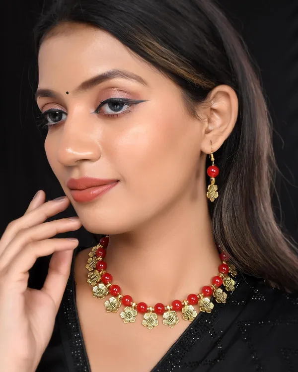Gold_Shine_Beads_Ethnic_Gold_Flower_Necklace_With_Earring_Set_For_Women_|_Gemstone_Jewellery_Set_For_Women_And_Girls