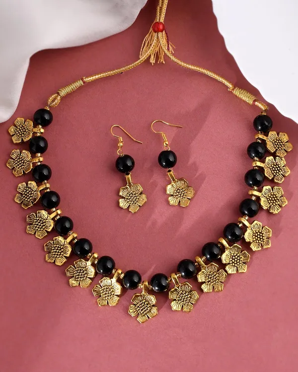 Gold_Shine_Beads_Ethnic_Gold_Flower_Necklace_With_Earring_Set_For_Women_|_Gemstone_Jewellery_Set_For_Women_And_Girls