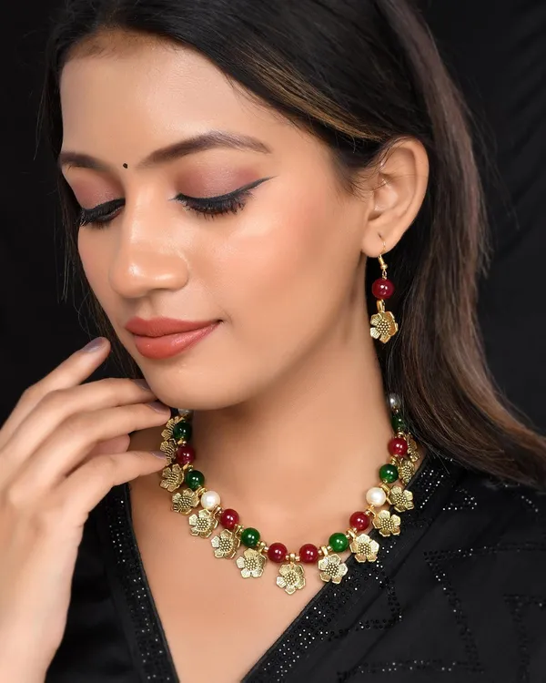 Gold_Shine_Beads_Ethnic_Gold_Flower_Necklace_With_Earring_Set_For_Women_|_Gemstone_Jewellery_Set_For_Women_And_Girls