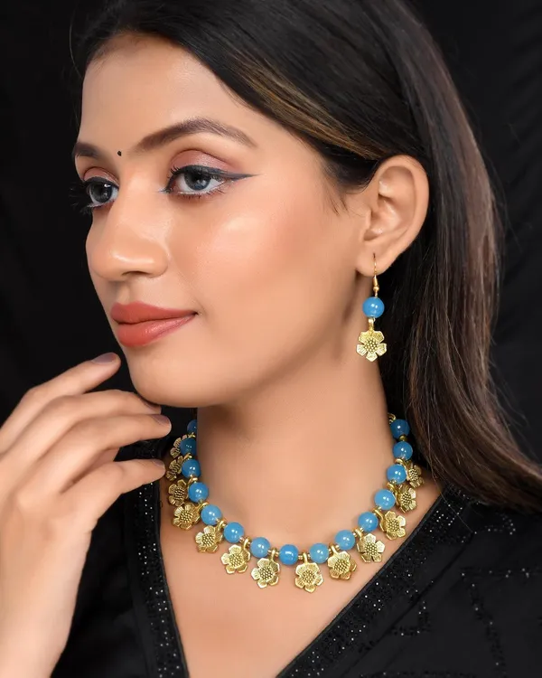 Gold_Shine_Beads_Ethnic_Gold_Flower_Necklace_With_Earring_Set_For_Women_|_Gemstone_Jewellery_Set_For_Women_And_Girls