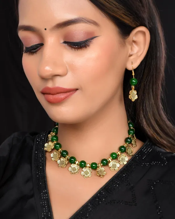 Gold_Shine_Beads_Ethnic_Gold_Flower_Necklace_With_Earring_Set_For_Women_|_Gemstone_Jewellery_Set_For_Women_And_Girls
