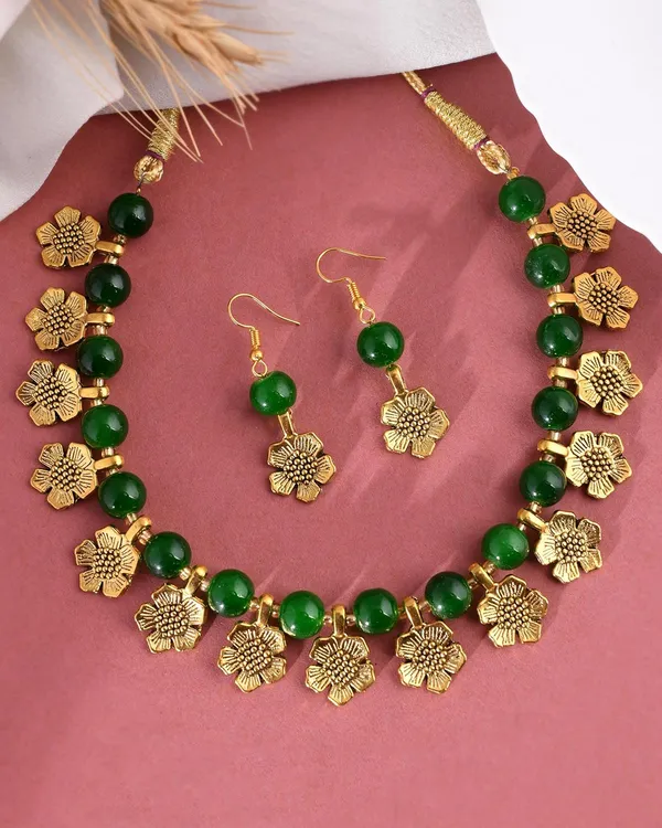 Gold_Shine_Beads_Ethnic_Gold_Flower_Necklace_With_Earring_Set_For_Women_|_Gemstone_Jewellery_Set_For_Women_And_Girls