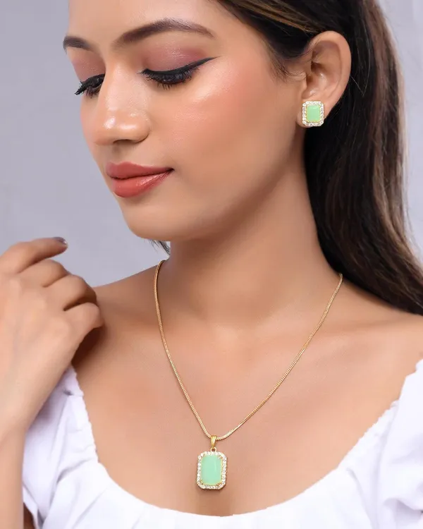 Parrot_Green_Sapphire_Gemstone_Ethnic_Pandent_With_Earring_Set_|_Stone_Jewellery_Set_For_Women_And_Girls