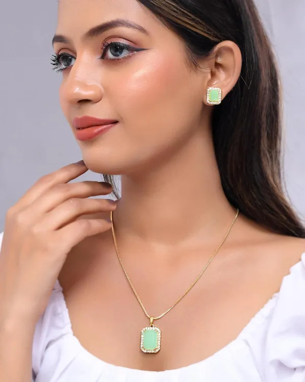Parrot_Green_Sapphire_Gemstone_Ethnic_Pandent_With_Earring_Set_|_Stone_Jewellery_Set_For_Women_And_Girls