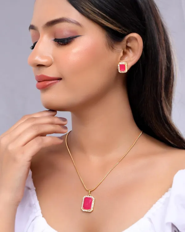 Dark_Pink_Sapphire_Sapphire_Gemstone_Ethnic_Pandent_With_Earring_Set_|_Stone_Jewellery_Set_For_Women_And_Girls