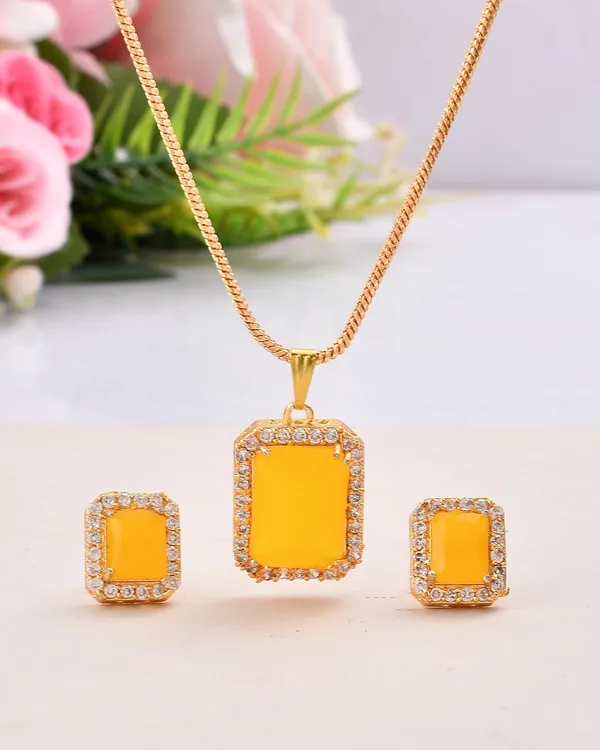 Yellow_Sapphire_Sapphire_Gemstone_Ethnic_Pandent_With_Earring_Set_|_Stone_Jewellery_Set_For_Women_And_Girls