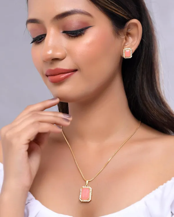 Light_Pink_Sapphire_Sapphire_Gemstone_Ethnic_Pandent_With_Earring_Set_|_Stone_Jewellery_Set_For_Women_And_Girls