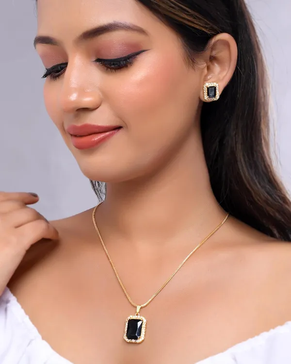 Black_Onyx_Sapphire_Gemstone_Ethnic_Pandent_With_Earring_Set_|_Stone_Jewellery_Set_For_Women_And_Girls