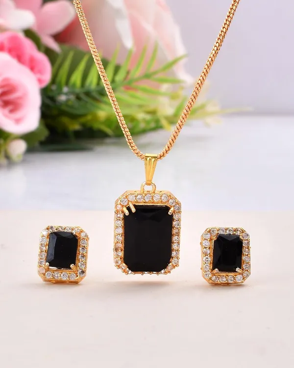 Black_Onyx_Sapphire_Gemstone_Ethnic_Pandent_With_Earring_Set_|_Stone_Jewellery_Set_For_Women_And_Girls