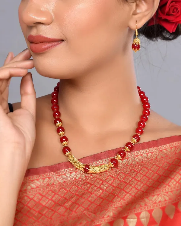 Red_Sapphire_Shine_Round_Beads_Ethnic_Gold_Line_Necklace_With_Earring_Set_|_Gemstone_Jewellery_Set_For_Women_And_Girls