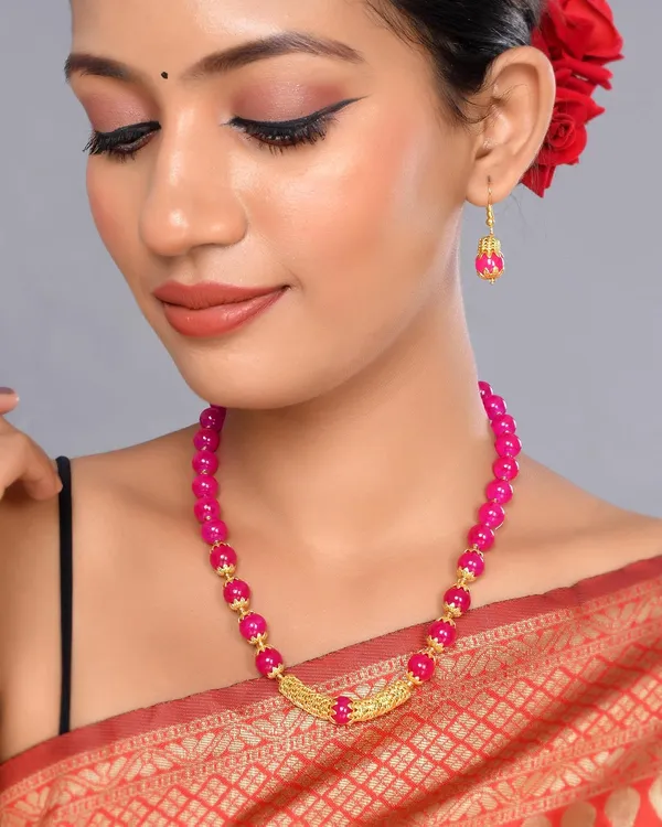 Pink_Sapphire_Shine_Round_Beads_Ethnic_Gold_Line_Necklace_With_Earring_Set_|_Gemstone_Jewellery_Set_For_Women_And_Girls