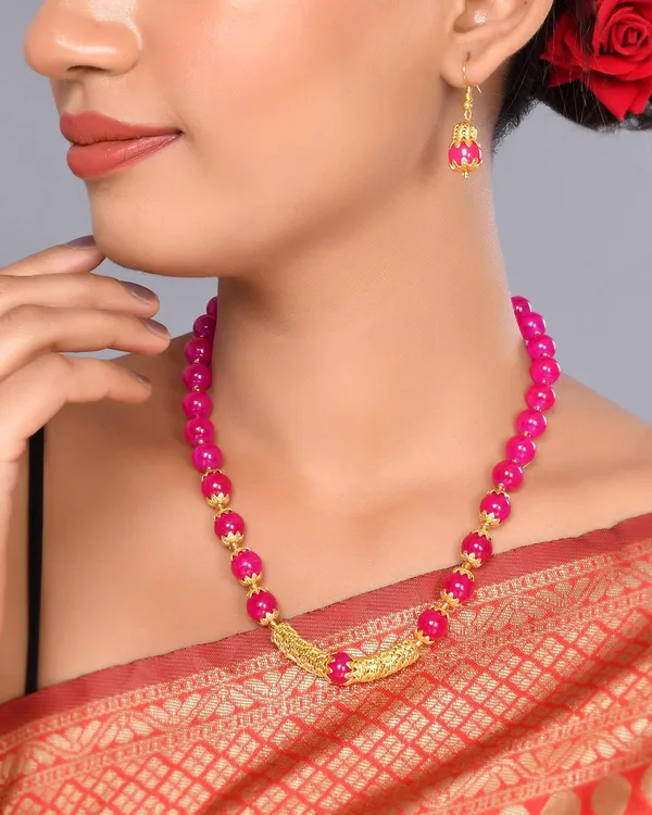 Pink_Sapphire_Shine_Round_Beads_Ethnic_Gold_Line_Necklace_With_Earring_Set_|_Gemstone_Jewellery_Set_For_Women_And_Girls