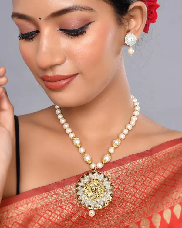 White_Pearl_Shine_Beads_Round_Shape_Necklace_With_Earring_Set_|_Gemstone_Jewellery_Set_For_Women_And_Girls