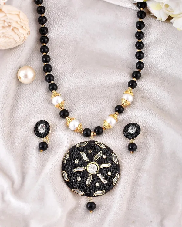 Black_Onyx__Beads_Necklace_With_Earring_Set_For_Women_|_Gemstone_Jewellery_Set_For_All_Occasion
