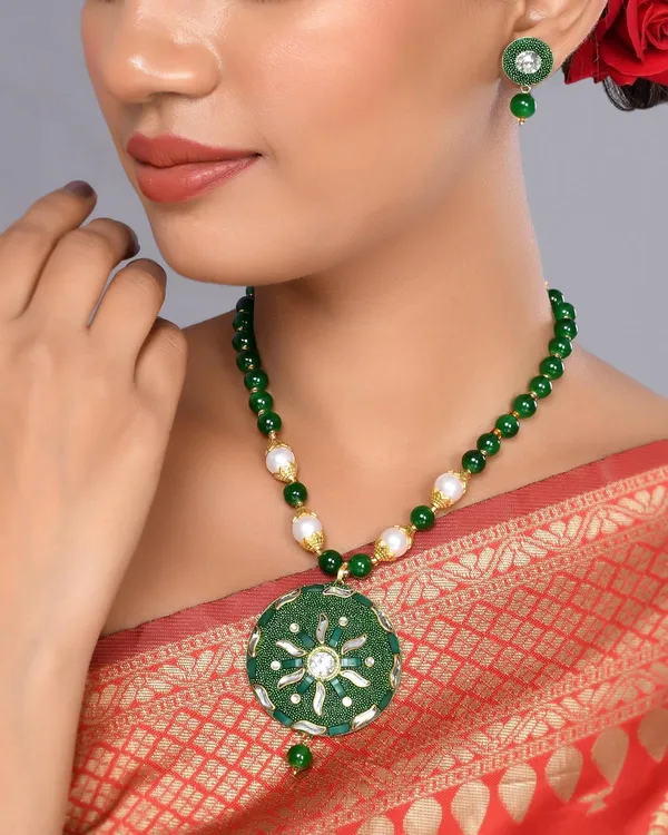 Emerald_Shine_Beads_Round_Shape_Necklace_With_Earring_Set_|_Gemstone_Jewellery_Set_For_Women_And_Girls