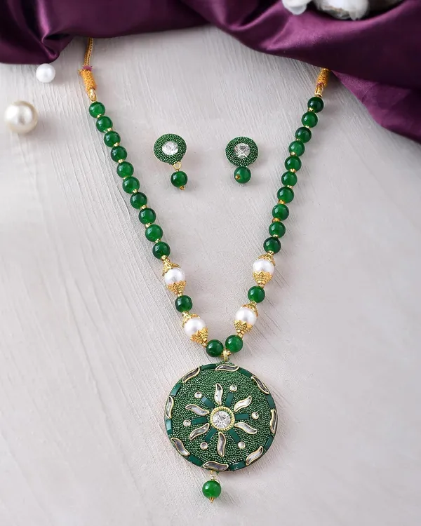 Emerald_Shine_Beads_Round_Shape_Necklace_With_Earring_Set_|_Gemstone_Jewellery_Set_For_Women_And_Girls